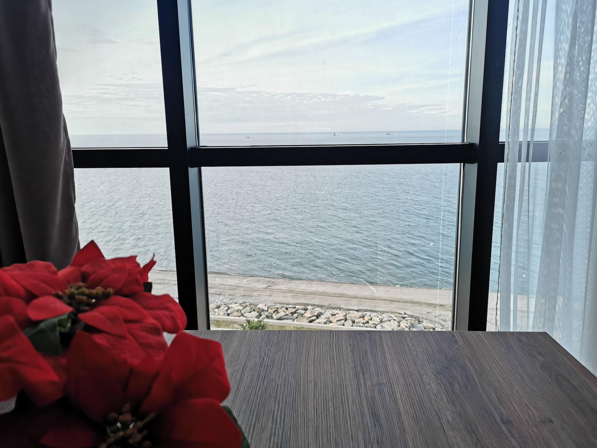 Aqua Batumi Hotel & Apartments Exteriör bild