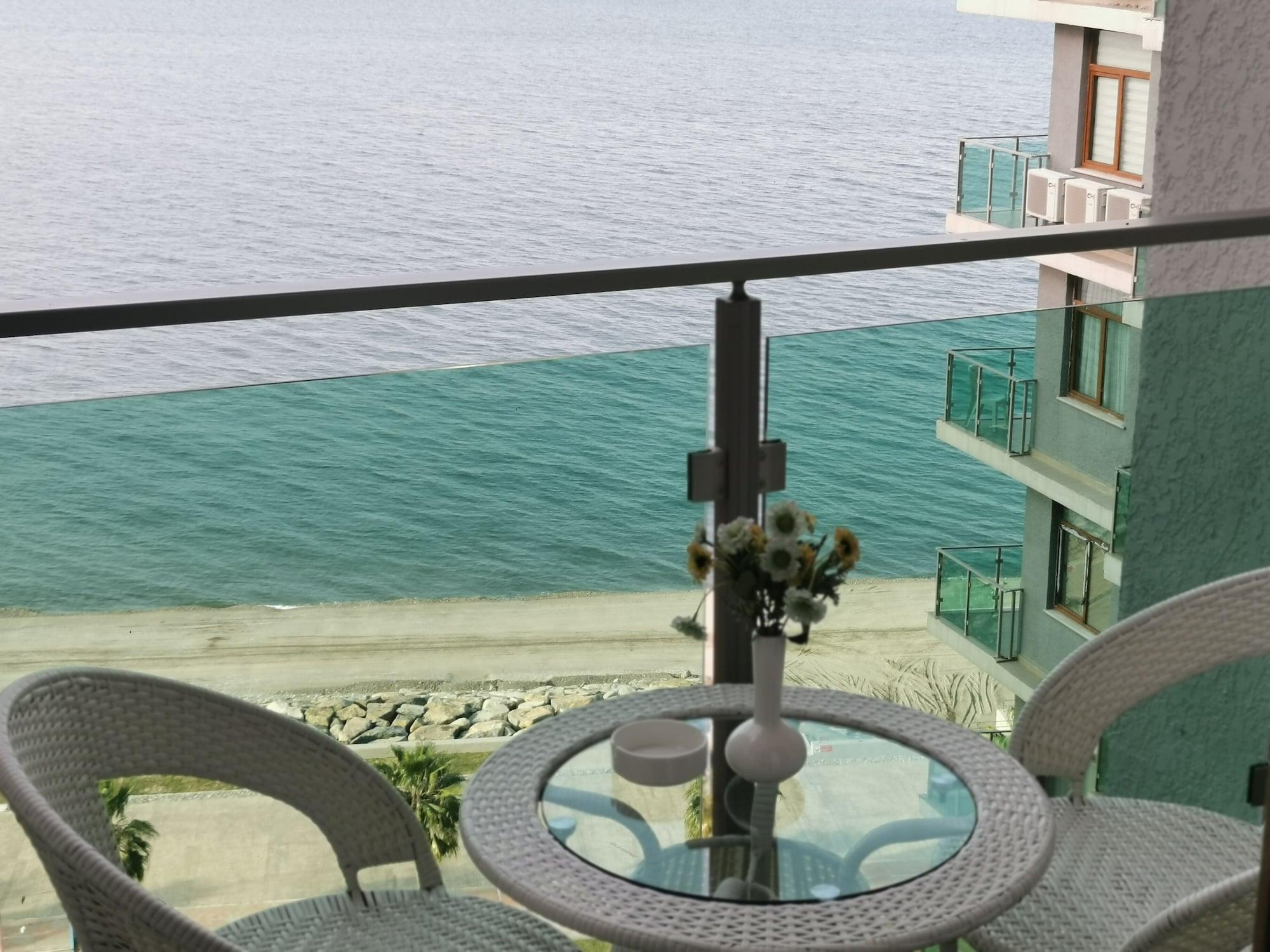 Aqua Batumi Hotel & Apartments Exteriör bild