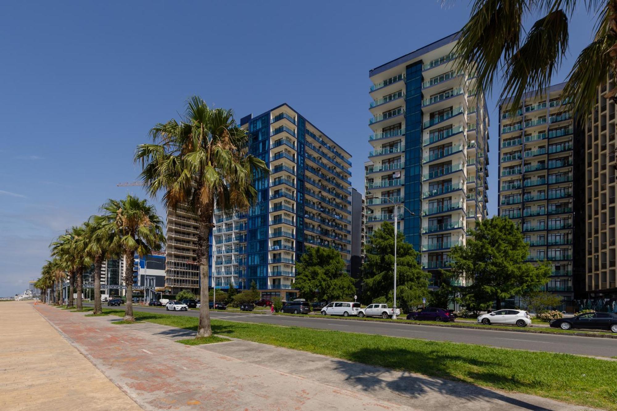 Aqua Batumi Hotel & Apartments Exteriör bild